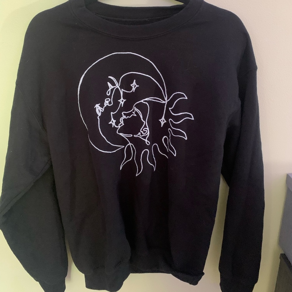 Black and white pacsun hoodie.